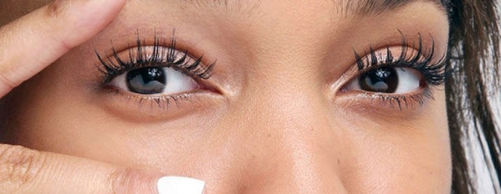 Utilisation de l'huile de ricin pour les cils